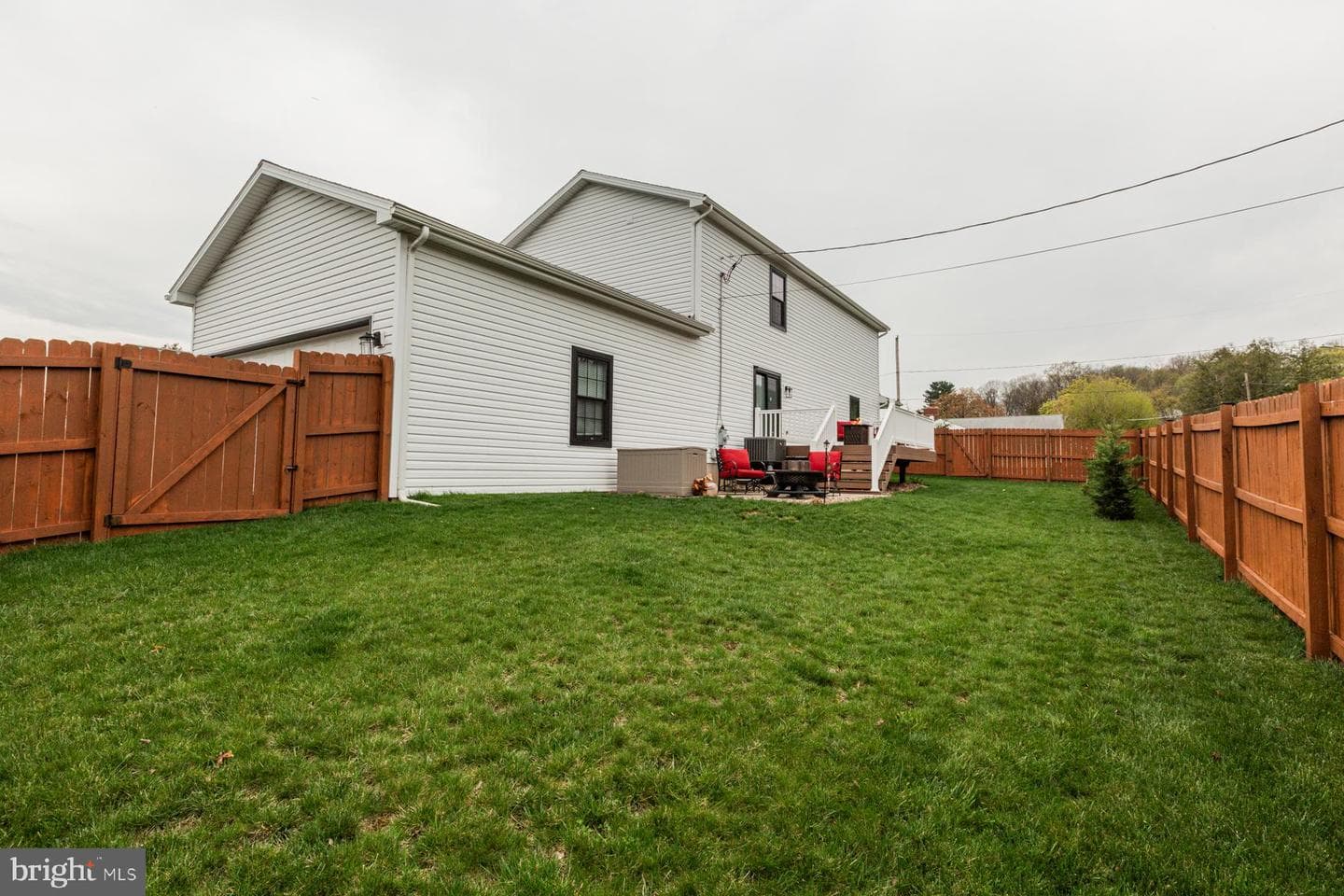 515 Maple Avenue photo 11