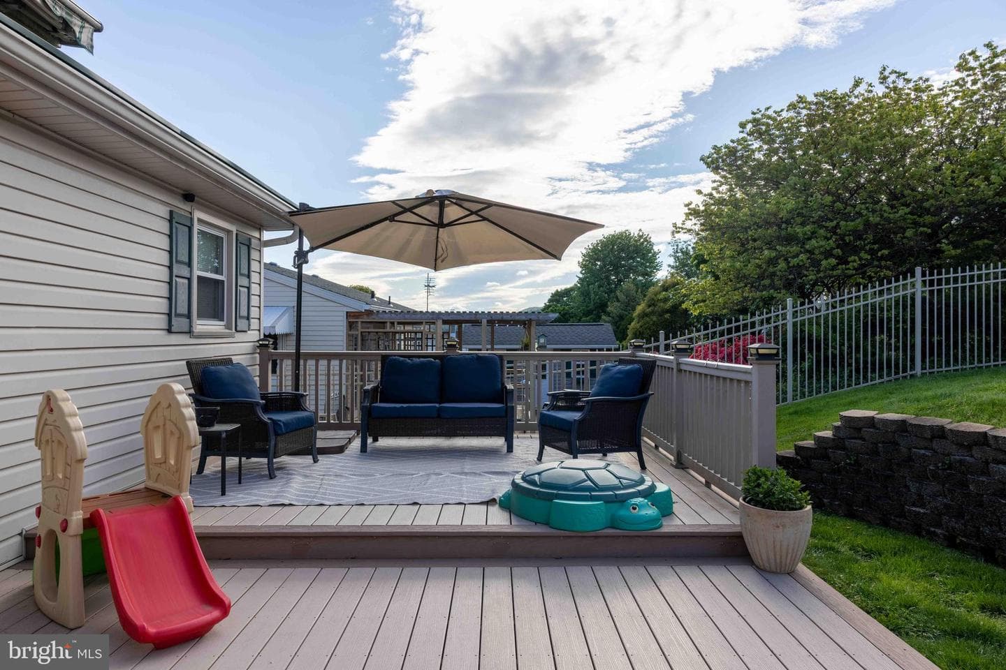 432 Cameron Street photo 35