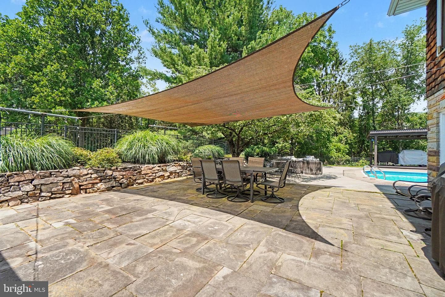 2525 Valley Road photo 33