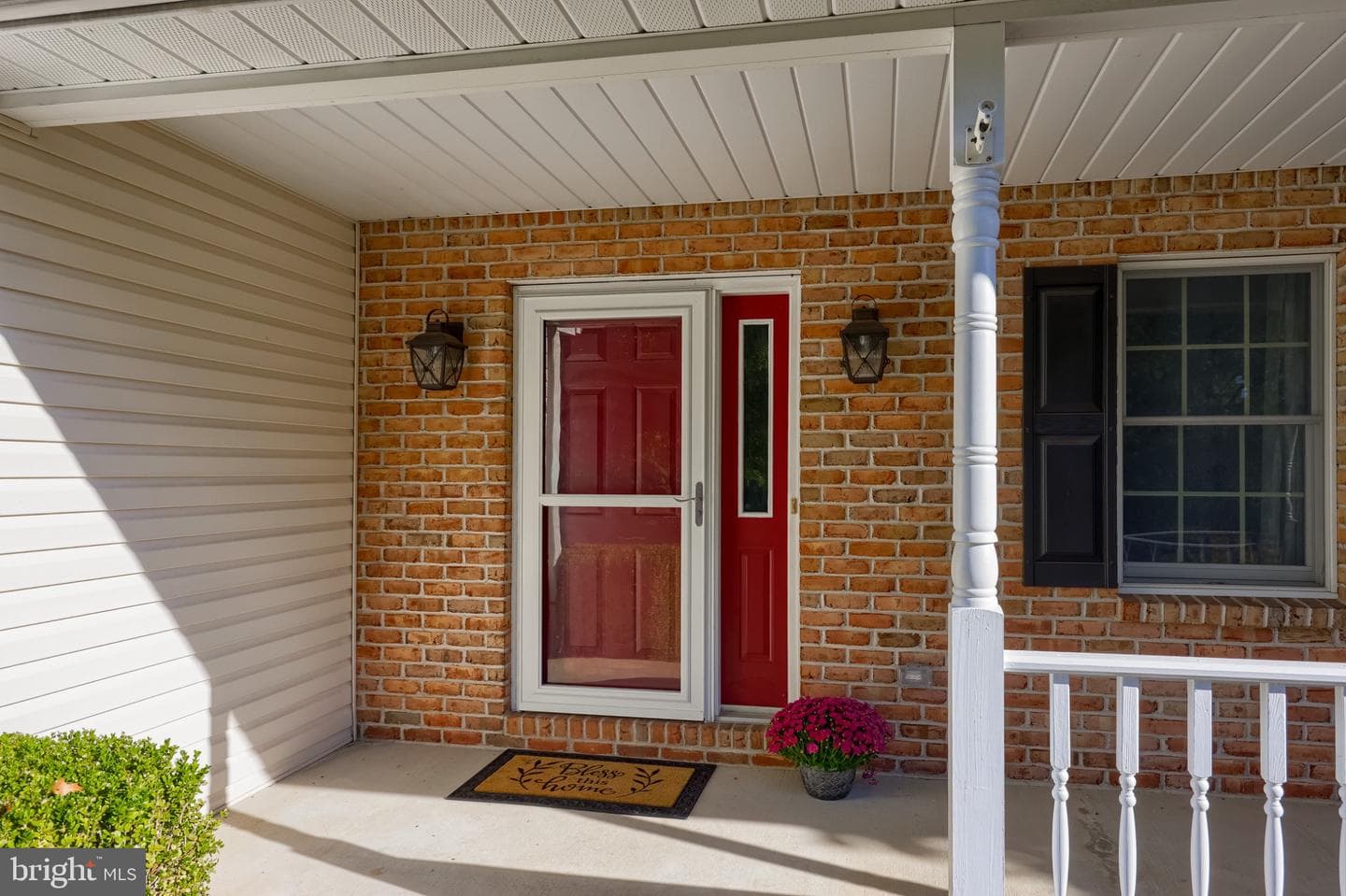 1027 Ridgeview Drive photo 3