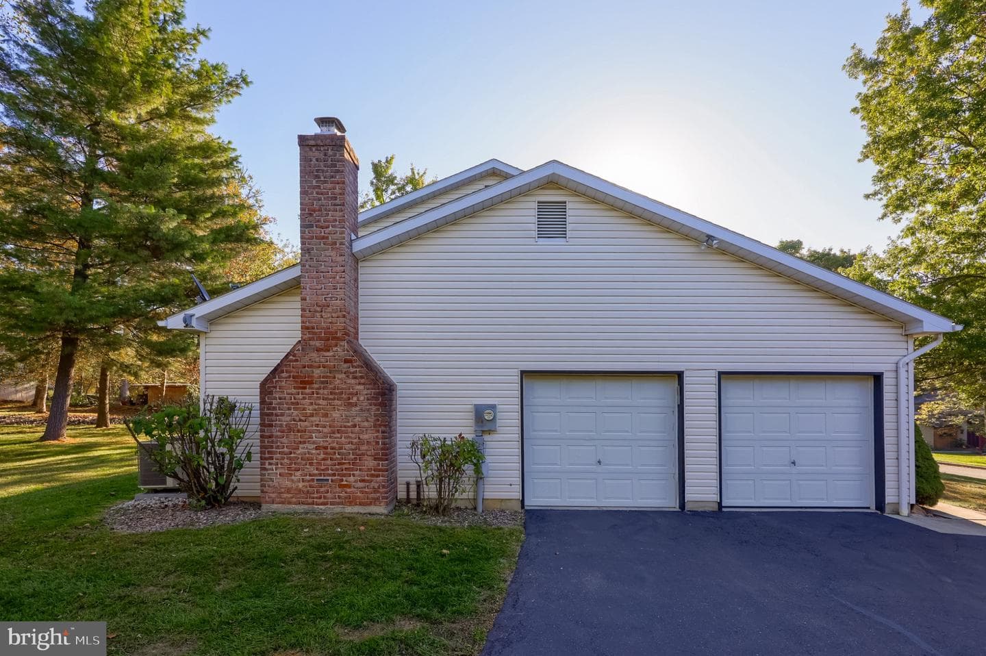 1027 Ridgeview Drive photo 4