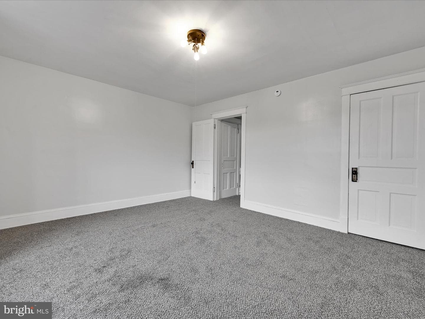 344 E Bacon Street photo 27
