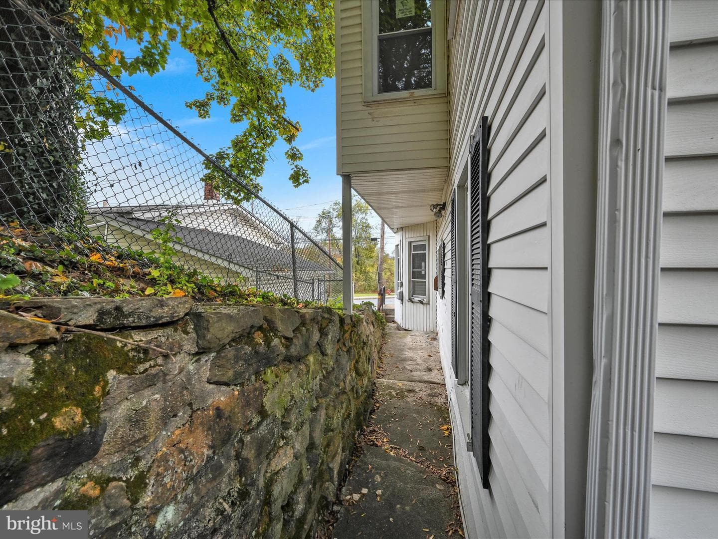 344 E Bacon Street photo 28