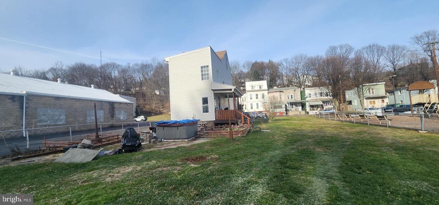 143 W Railroad Street photo 7
