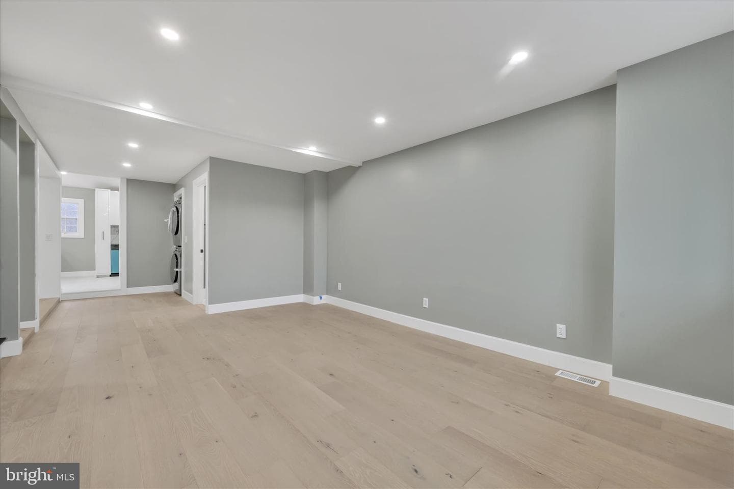 442 Lewis Street photo 4