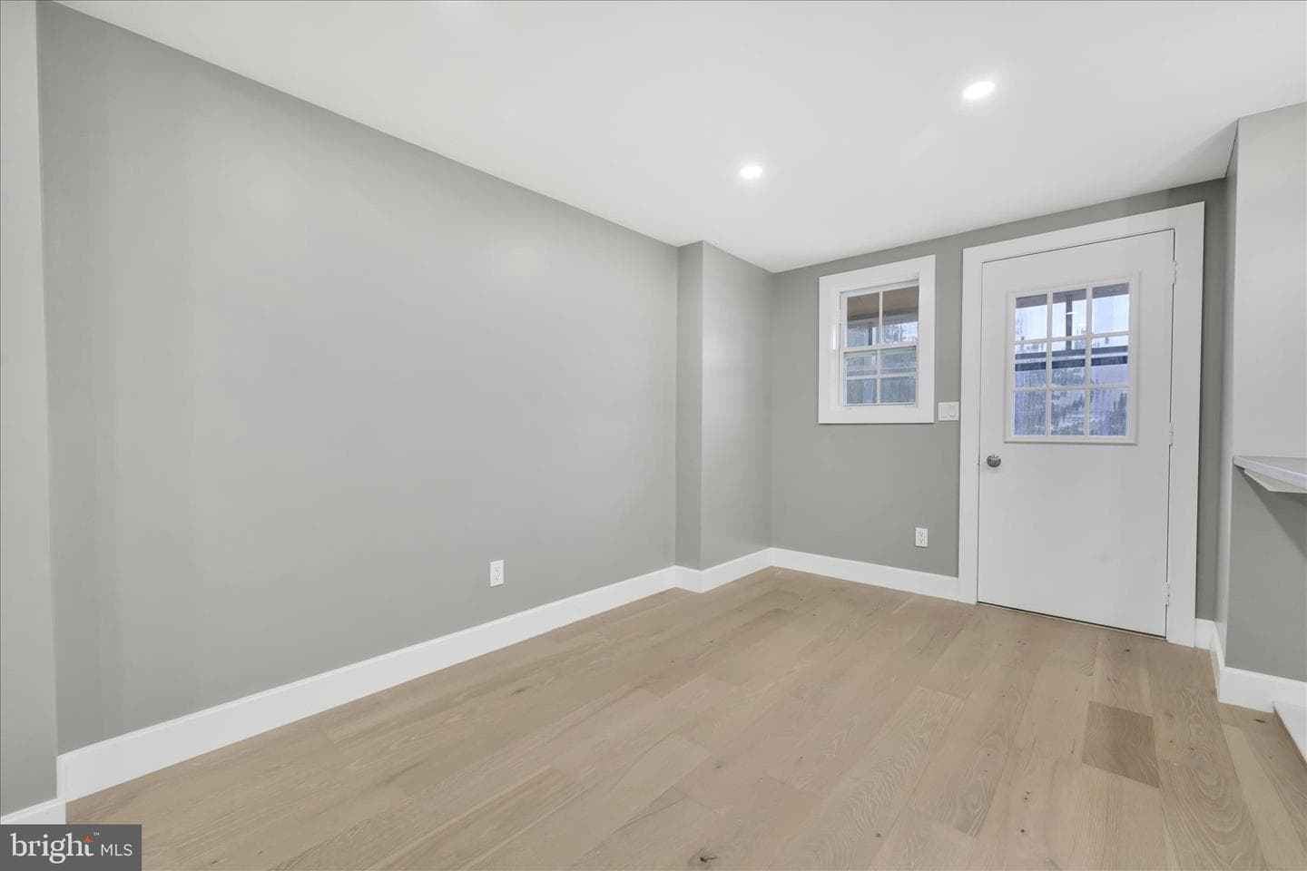 442 Lewis Street photo 8
