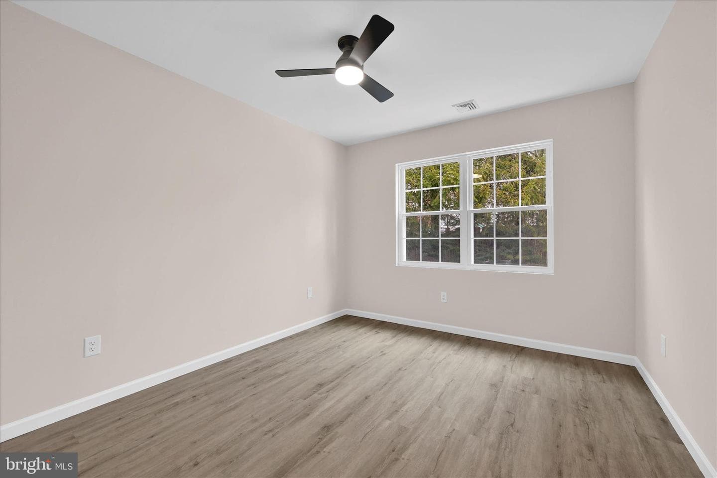 200 Willow Road photo 19