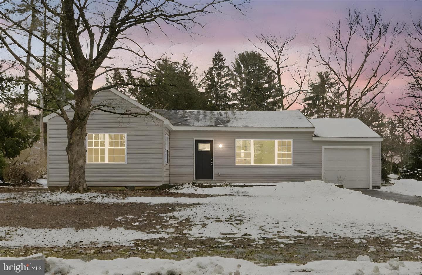 200 Willow Road photo 3