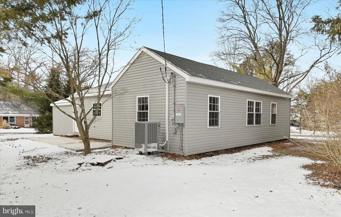 200 Willow Road photo 32