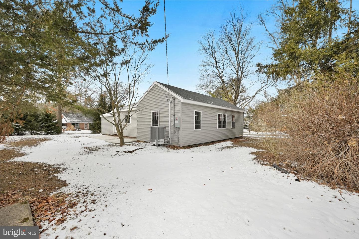 200 Willow Road photo 33