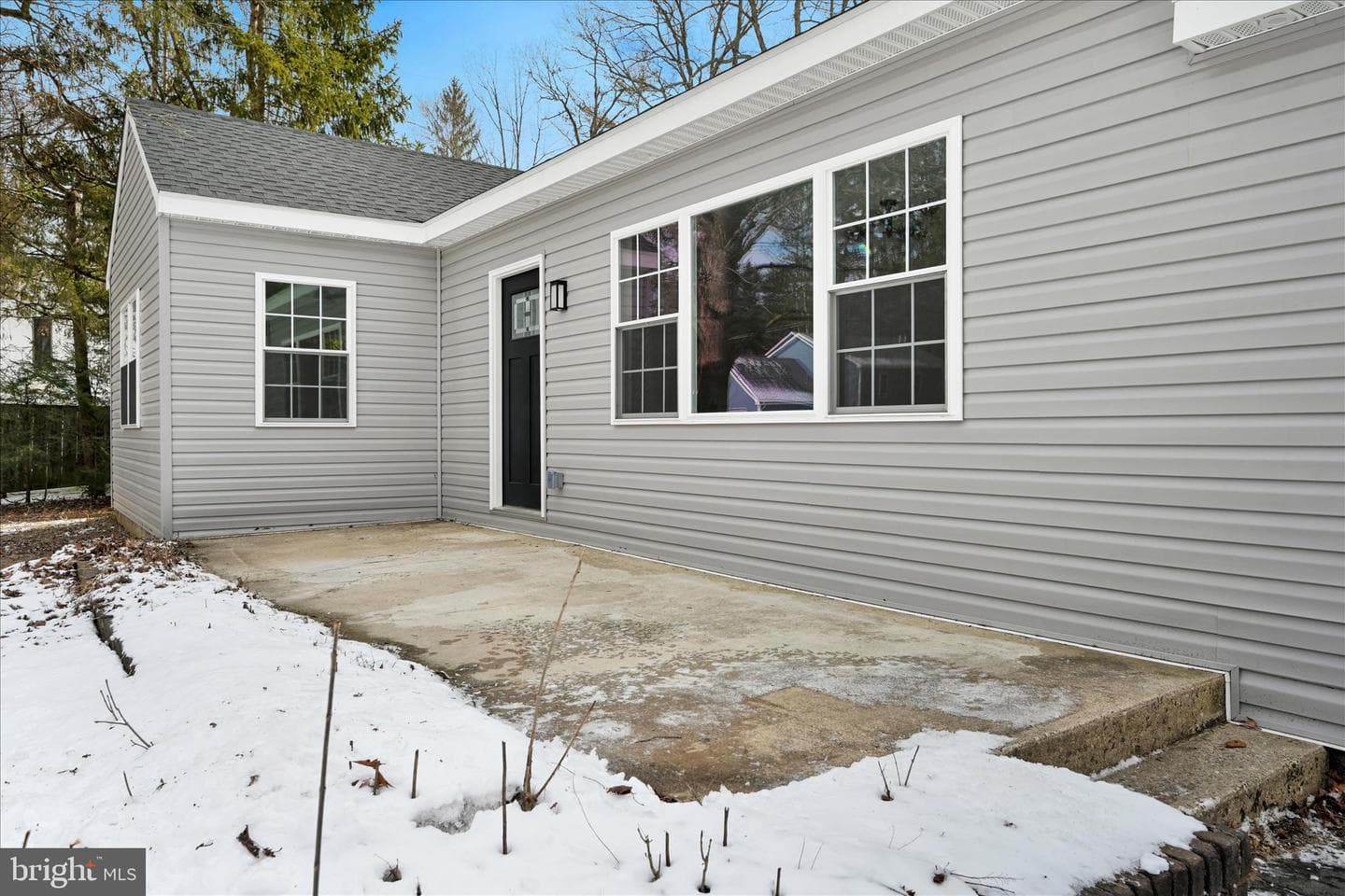 200 Willow Road photo 9
