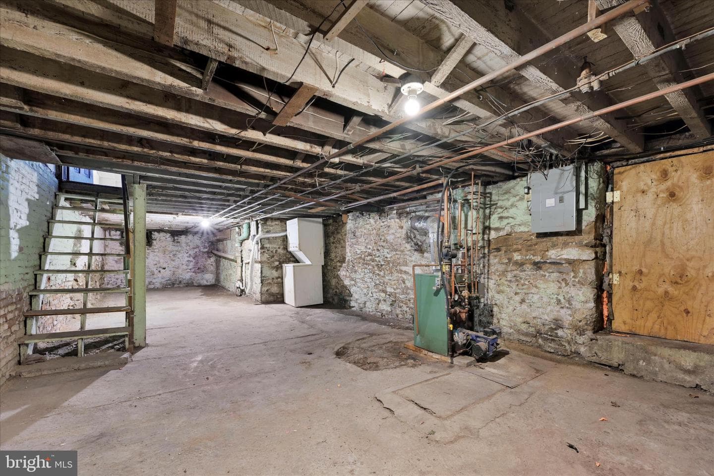 621 N Centre Street photo 24