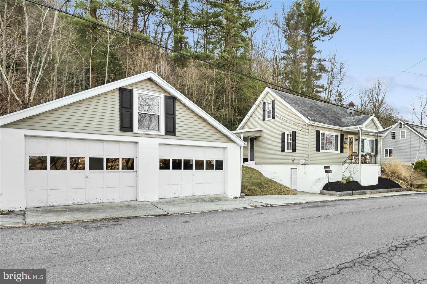 412 E Bacon Street photo 4
