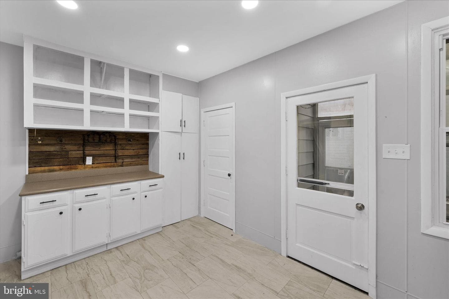 320 Spring Garden Street photo 12