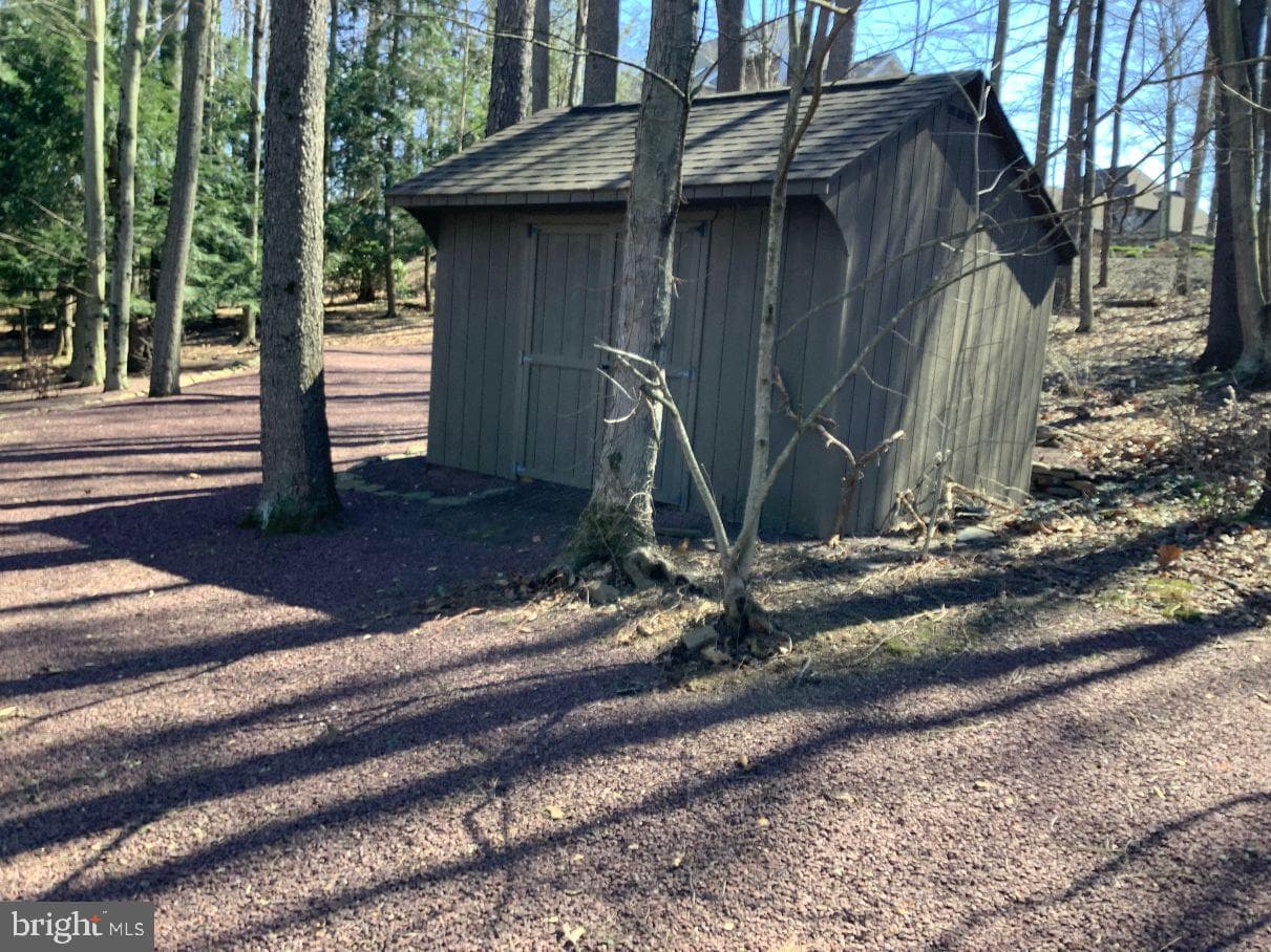 213 Norwegian Woods Drive photo 3