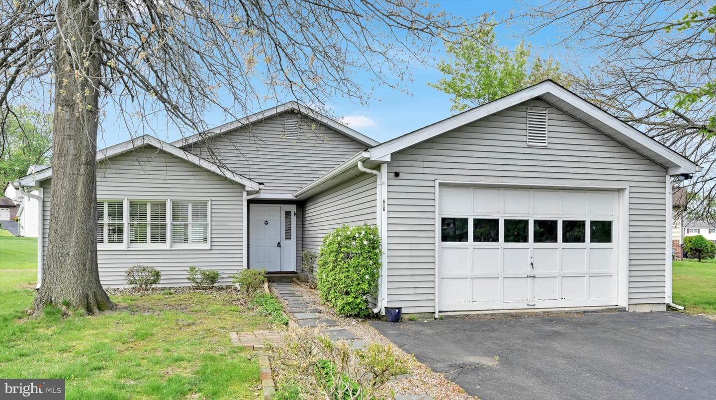 616 Lee Street photo 3