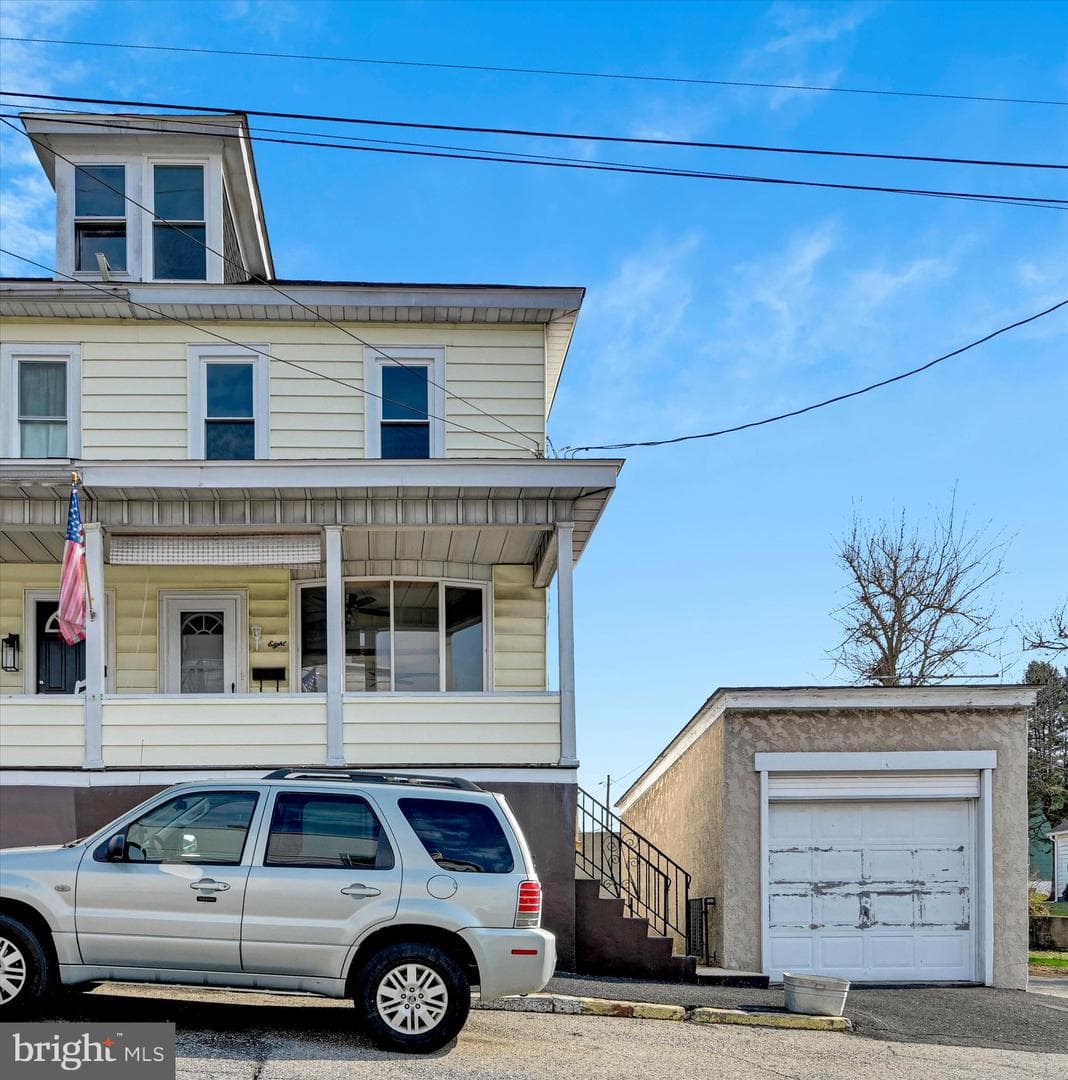 8 N Wolfe Street photo 2