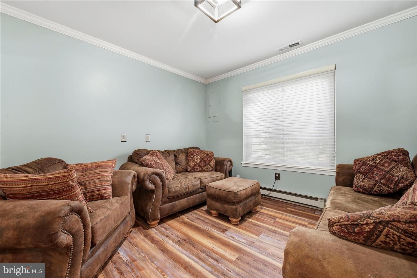 1001 Village Road photo 4