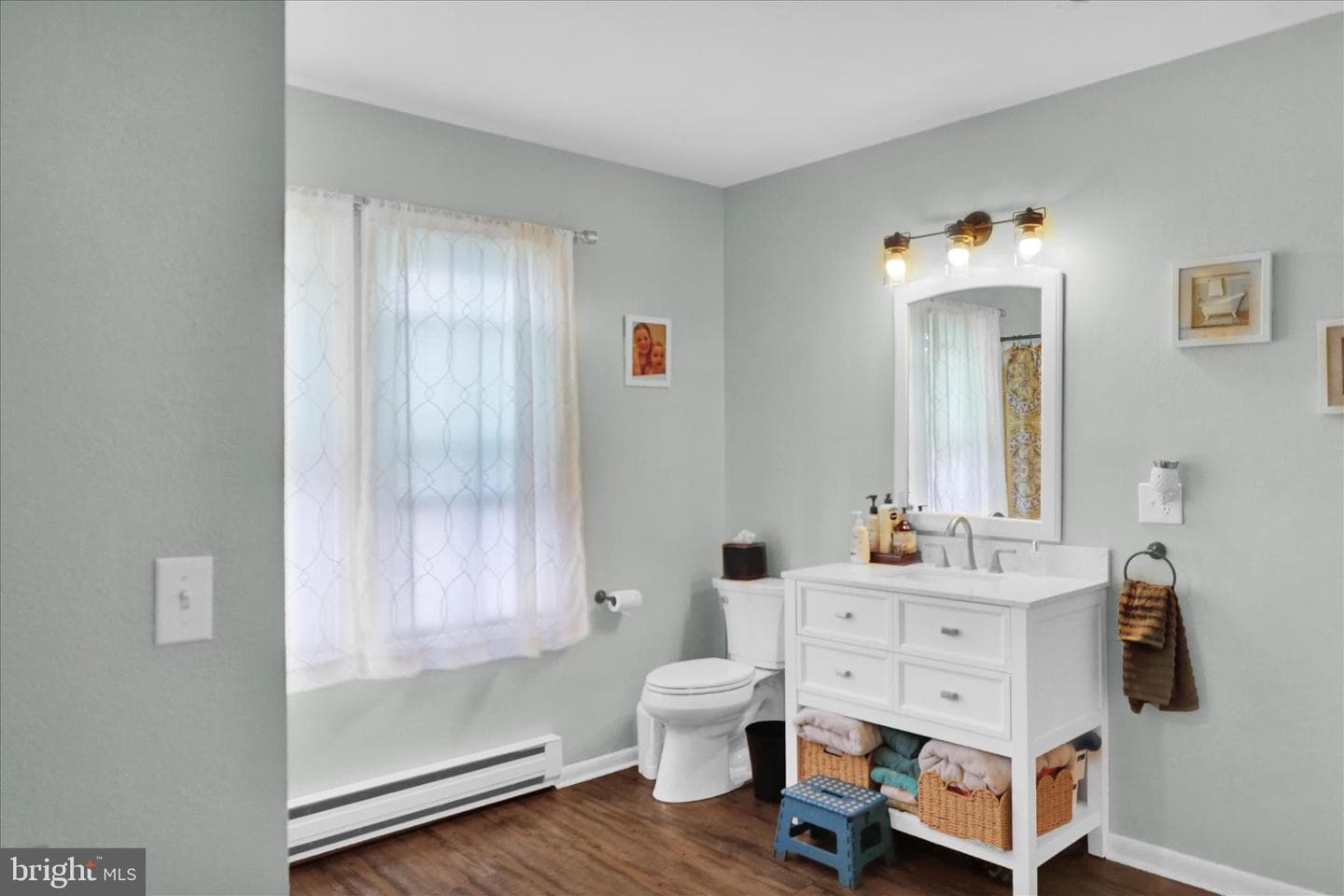 1506 Mount Hope Avenue photo 35