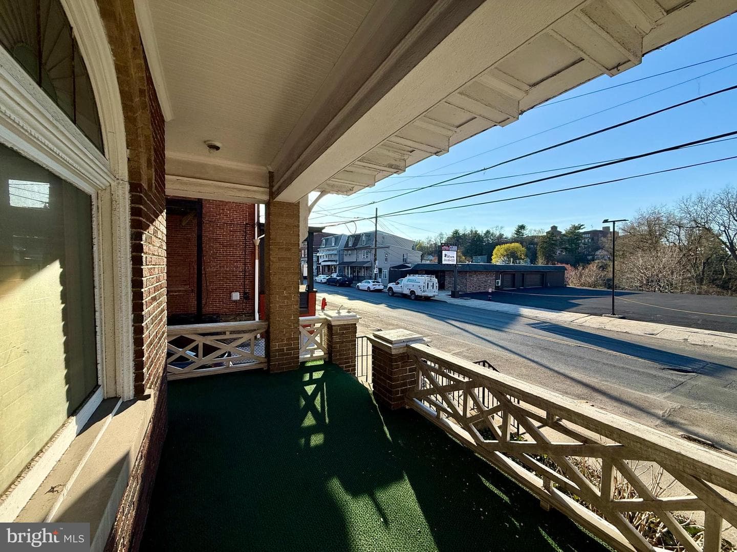 1543 W Market Street photo 2