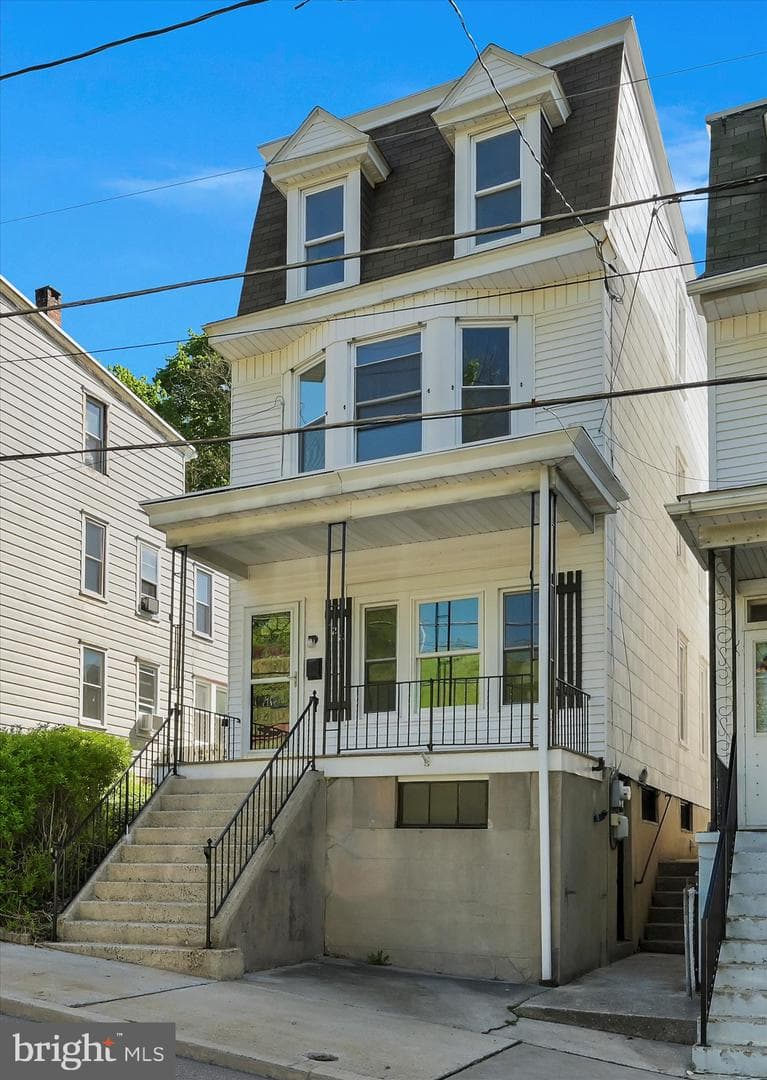 328 S Jackson Street photo 2