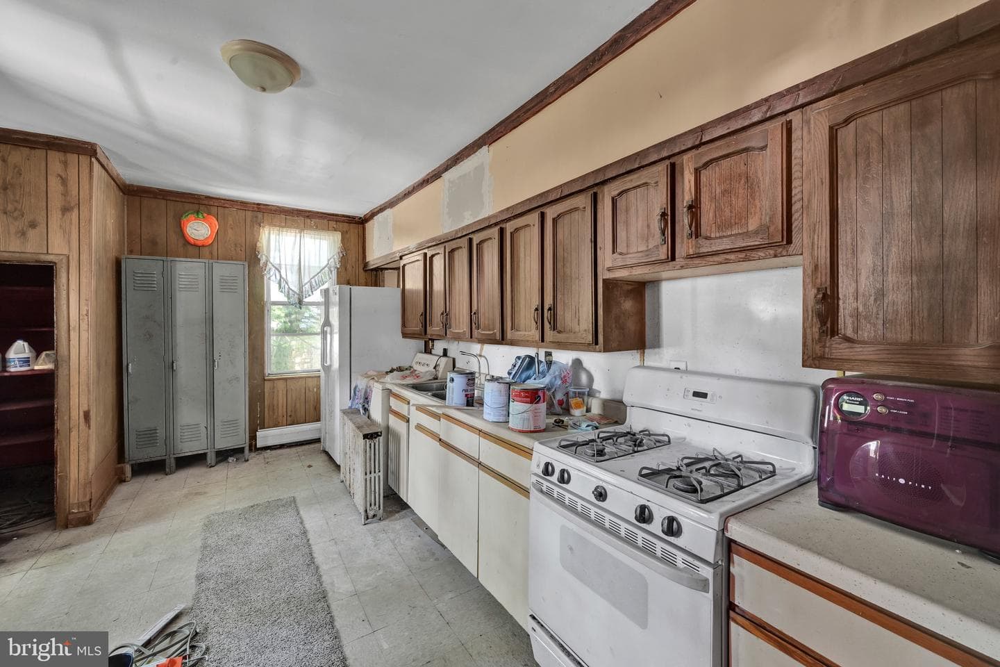 610 W Race Street photo 12