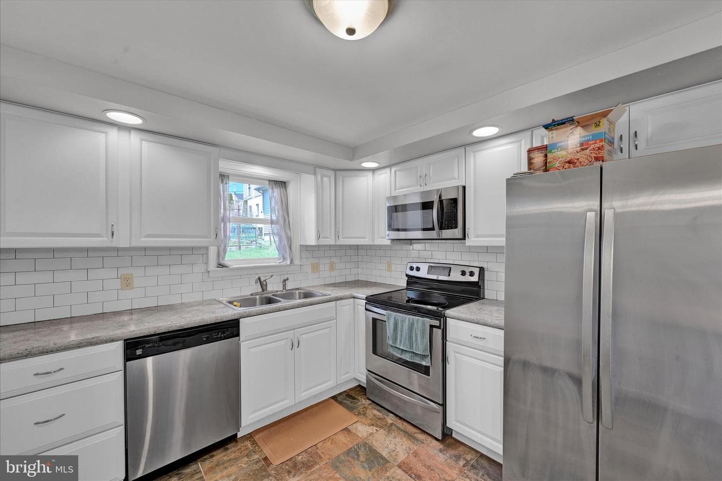 518 N Front Street photo 14
