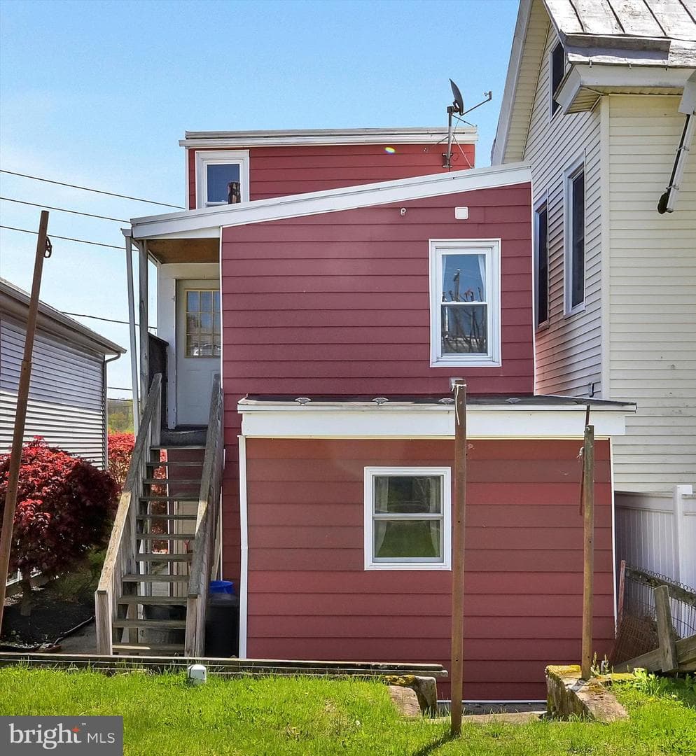 518 N Front Street photo 26