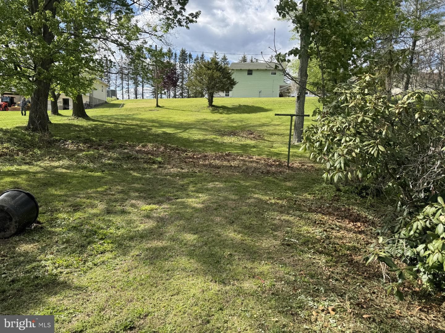 167 Llewellyn Road photo 16