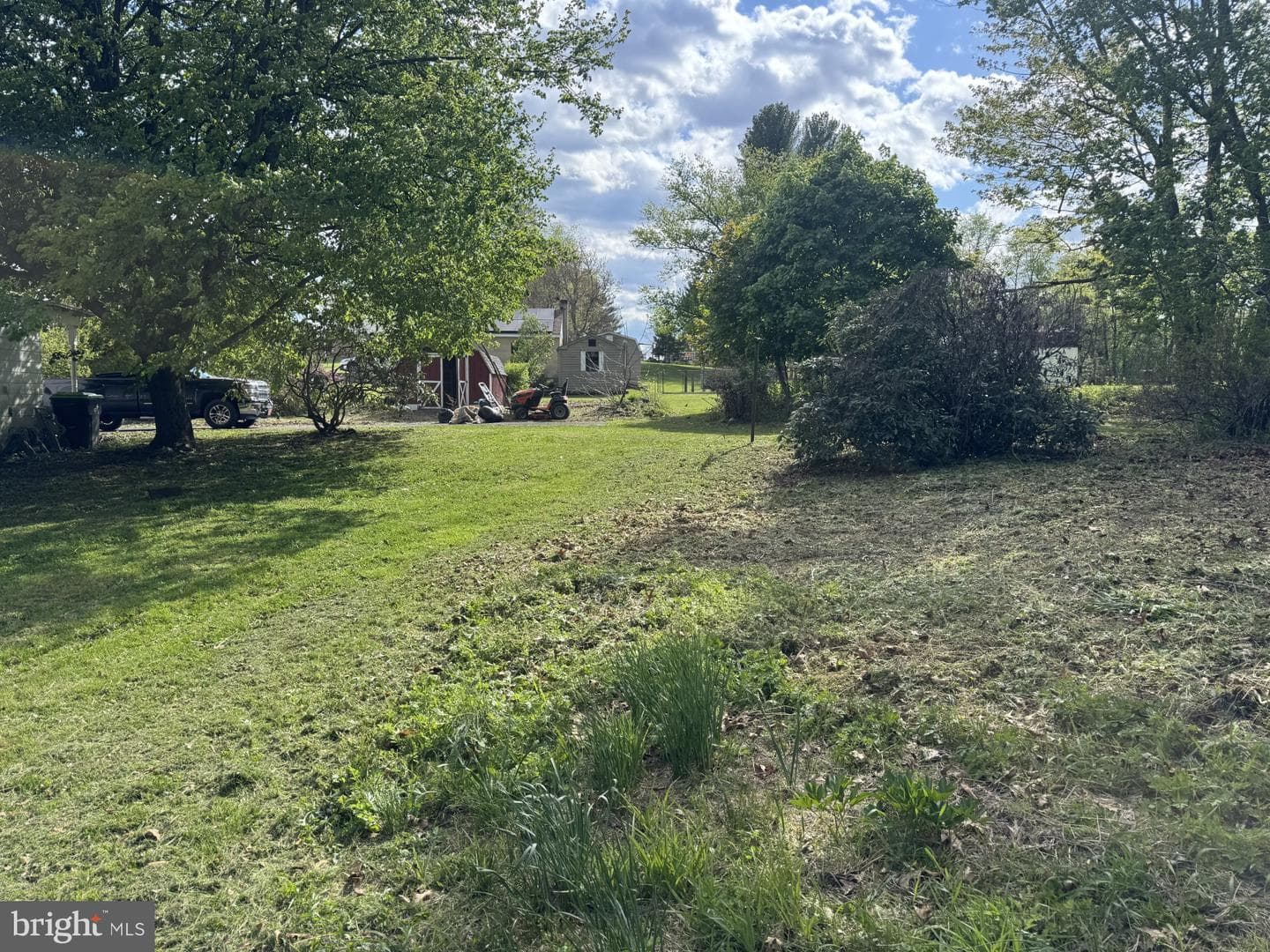 167 Llewellyn Road photo 17