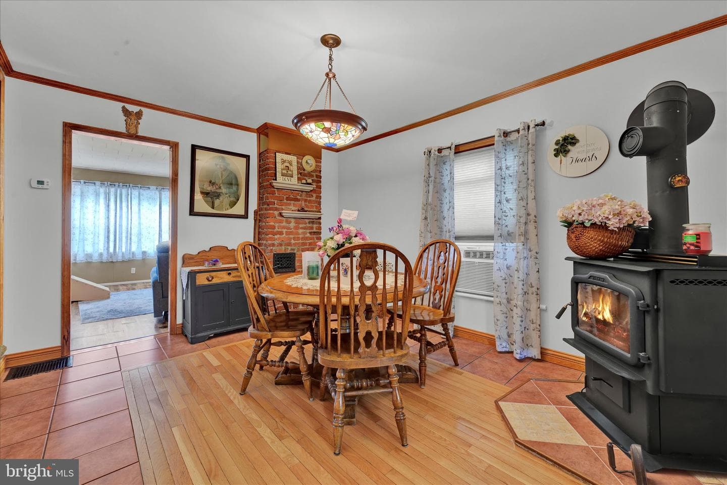 320 E Bacon Street photo 11