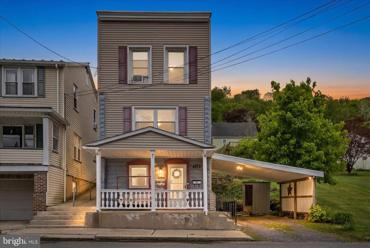 320 E Bacon Street photo 4