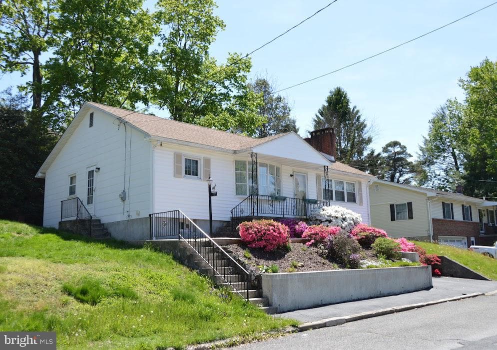 1825 S 2nd Avenue, Pottsville