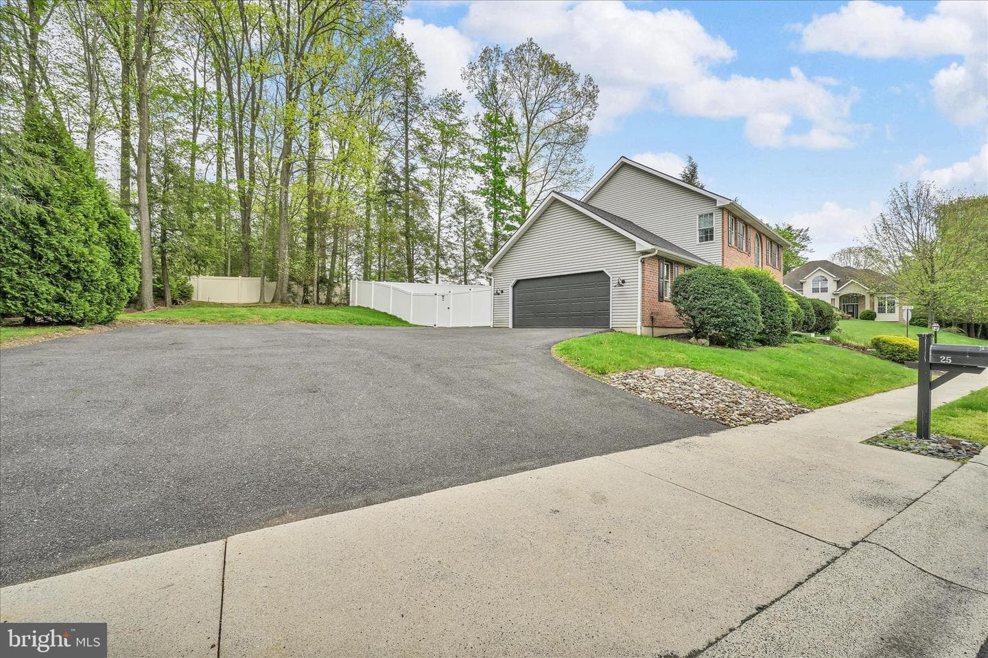 25 Tall Oaks Drive photo 8