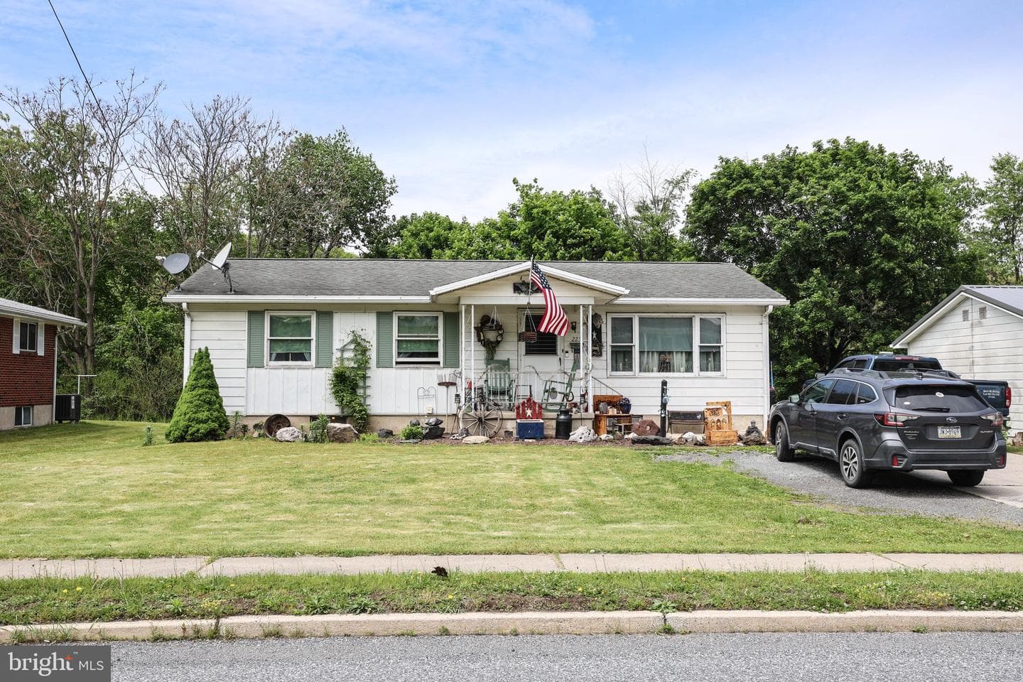 223 E Bacon Street photo 3