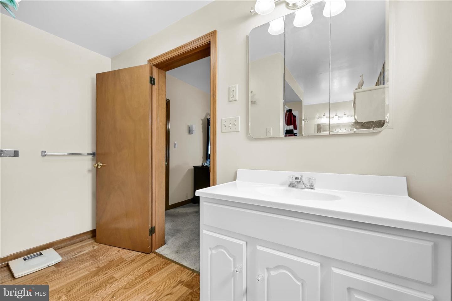 117 S Morris Street photo 24