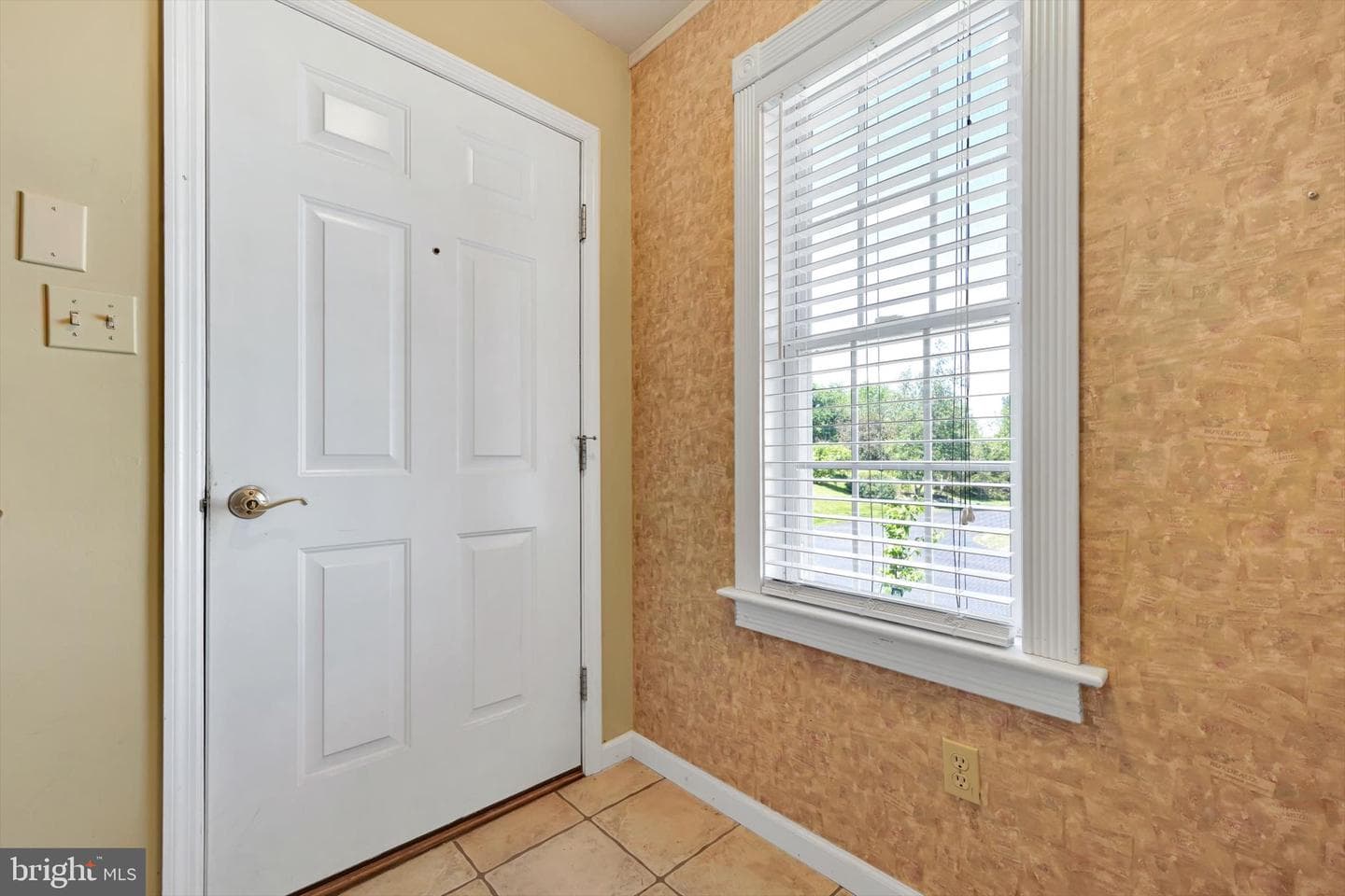 526 Lantern Green Way photo 5