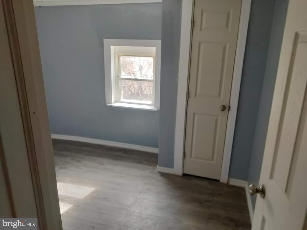 437 Morgan Ave photo 17