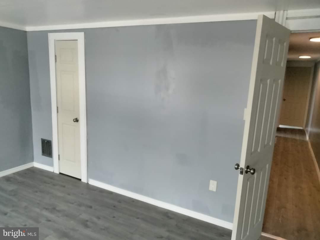 437 Morgan Ave photo 18