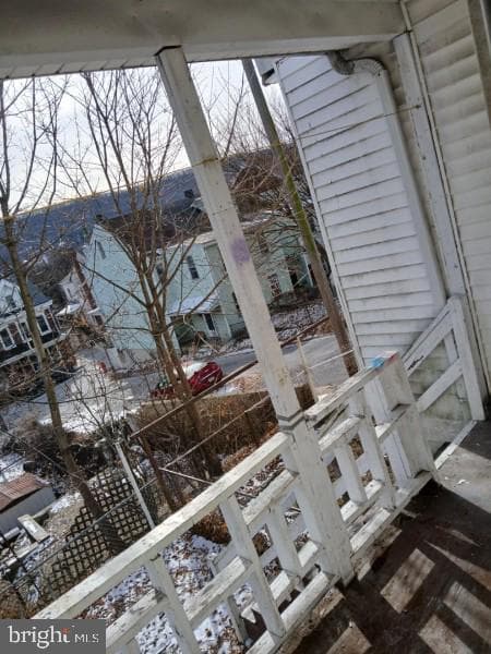 437 Morgan Ave photo 3