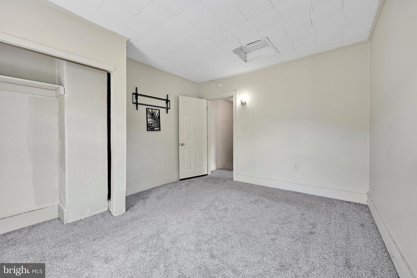 227 Wallace St photo 18