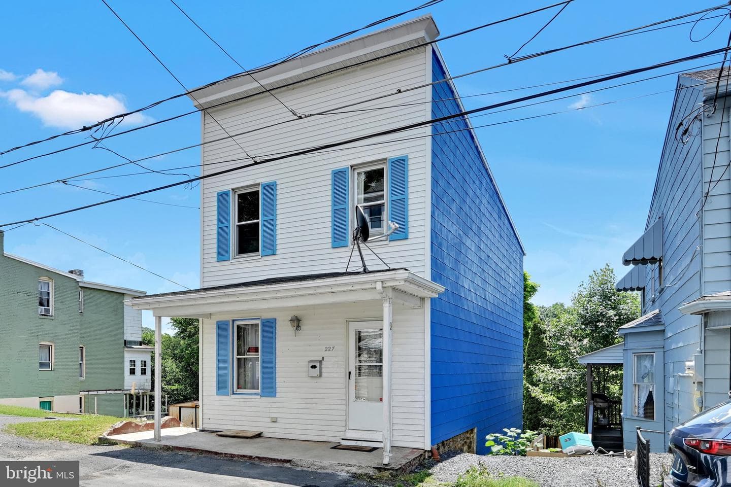227 Wallace St photo 4