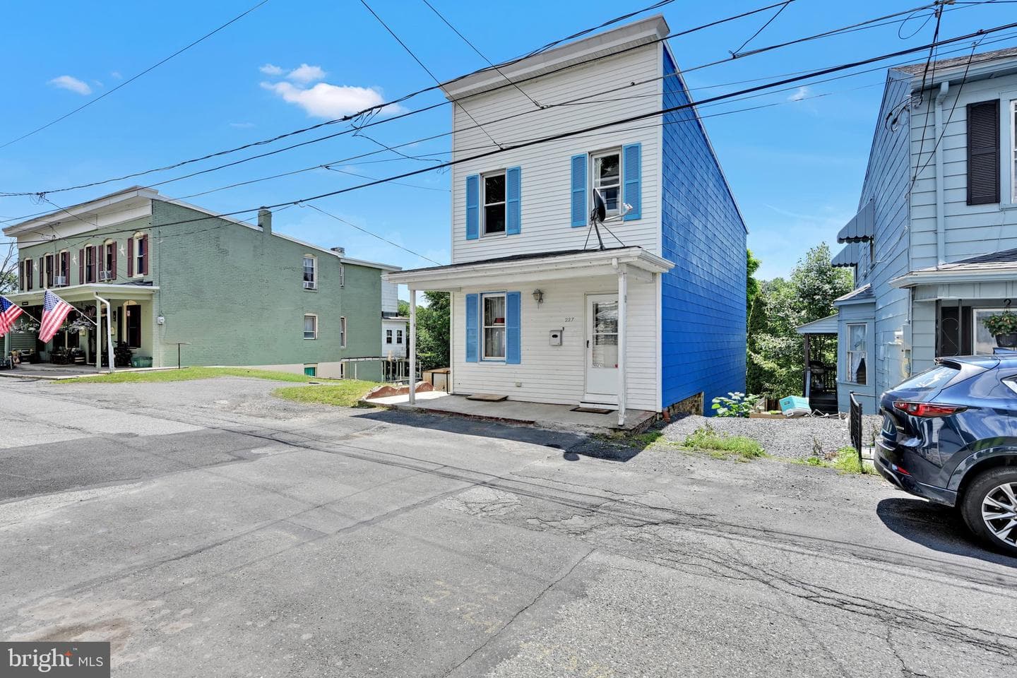 227 Wallace St photo 5