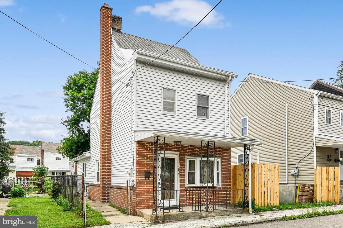 212 N Nichols Street photo 4