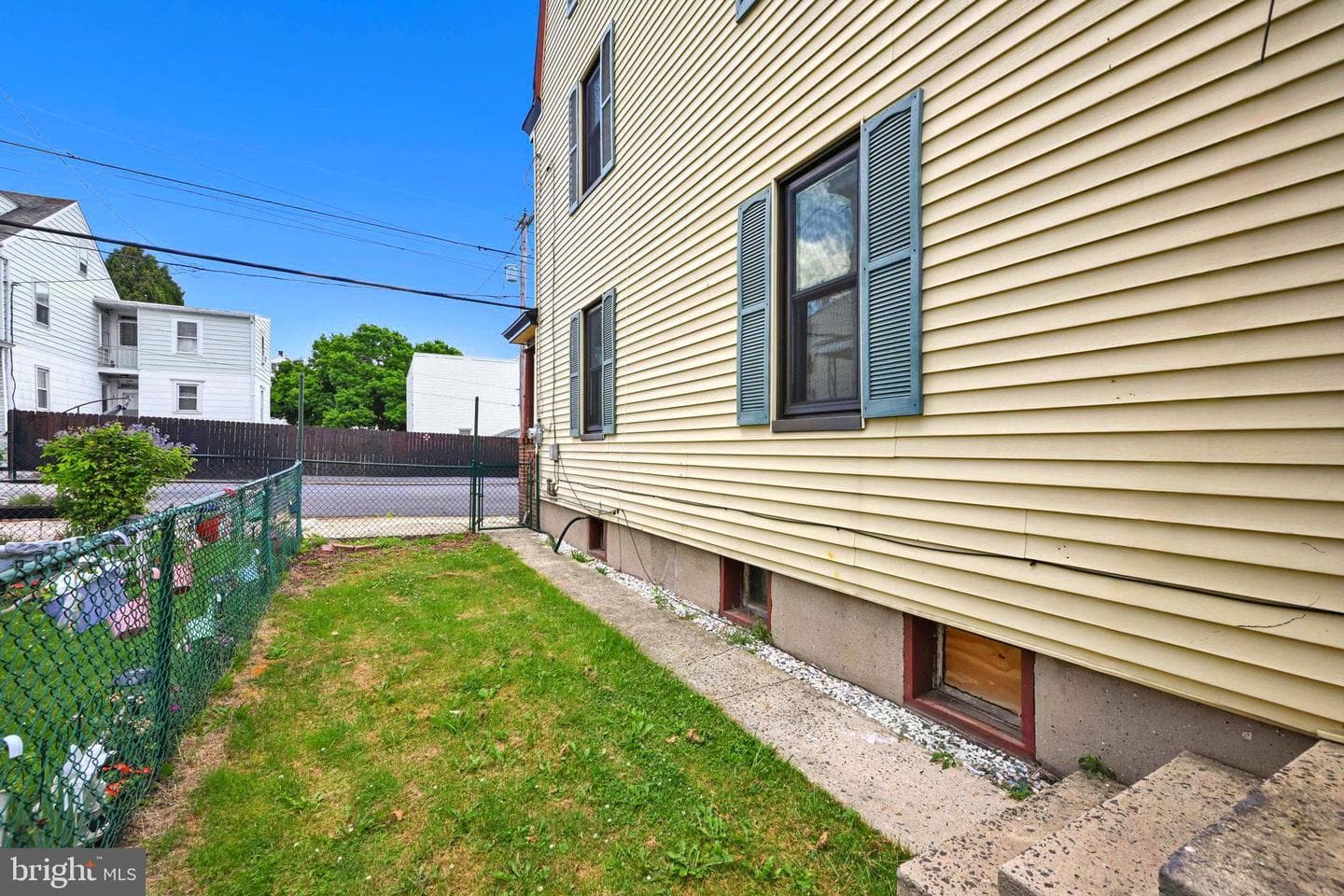308 N 3rd Street photo 28