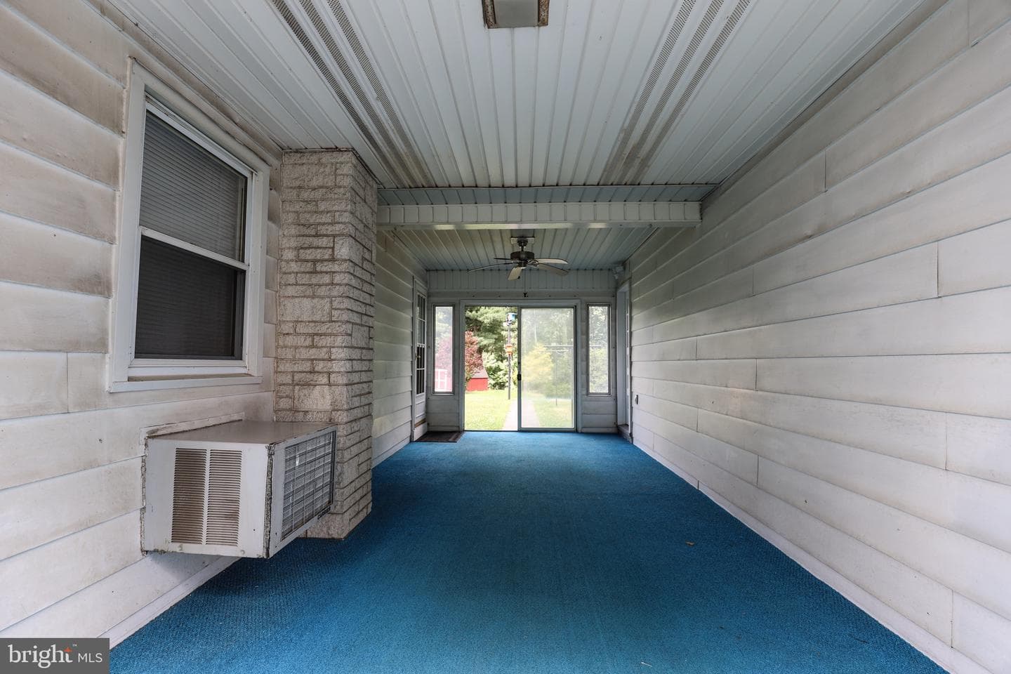 197 Llewellyn Road photo 20