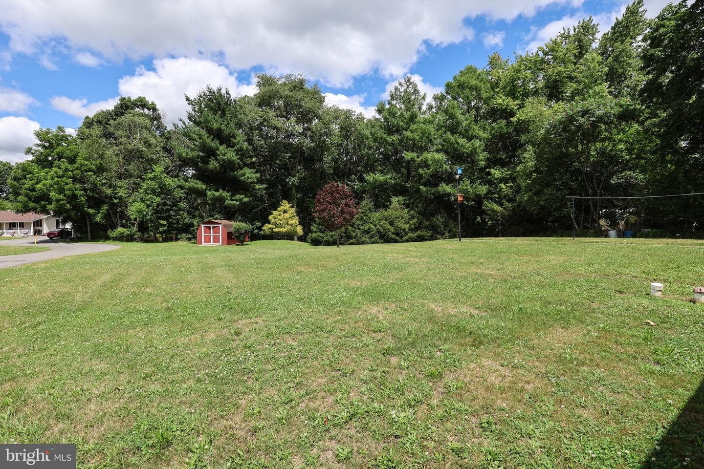 197 Llewellyn Road photo 28
