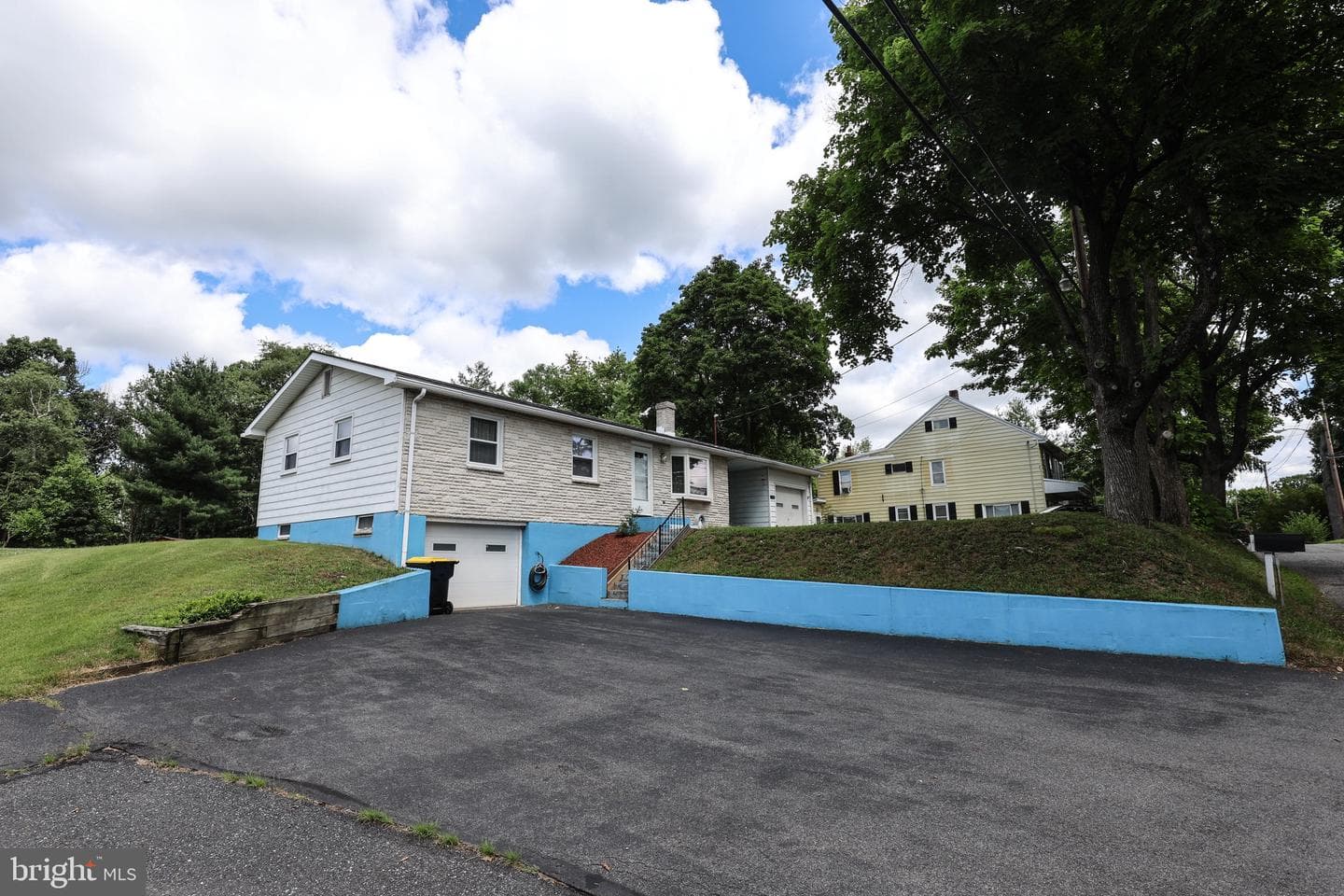 197 Llewellyn Road photo 3