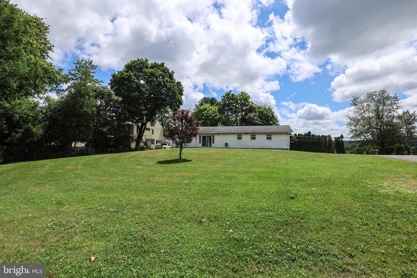 197 Llewellyn Road photo 30