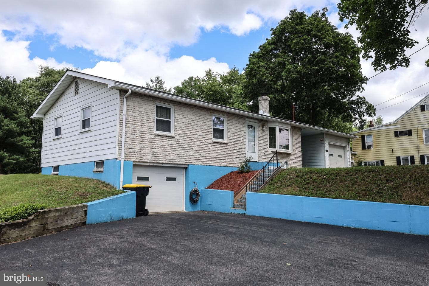 197 Llewellyn Road photo 4